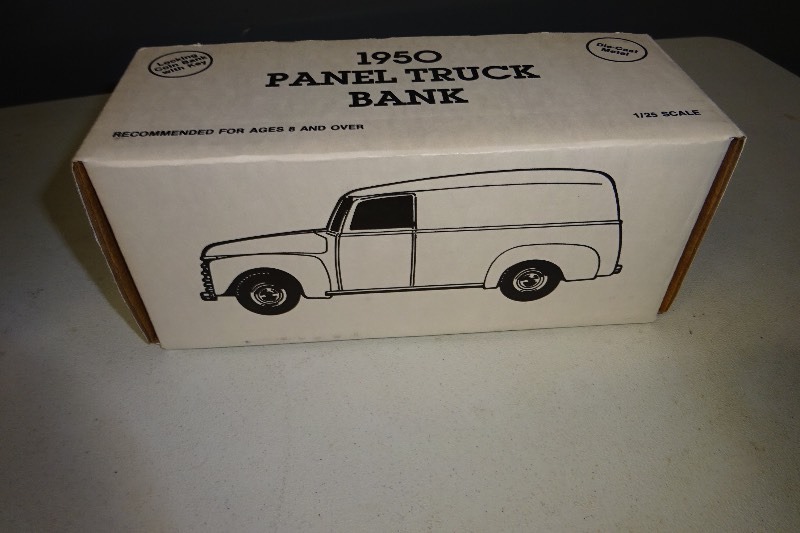 lot 60 image: Ertl 1950 Panel Truck