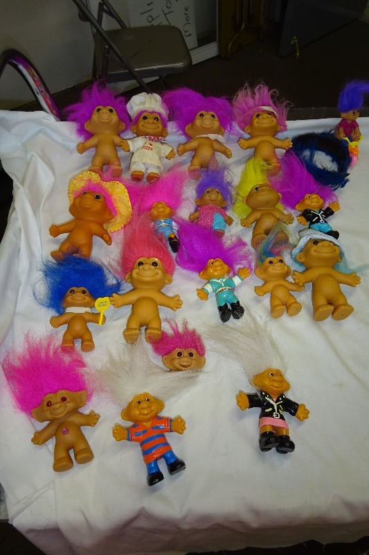 lot 83 image: Troll Dolls