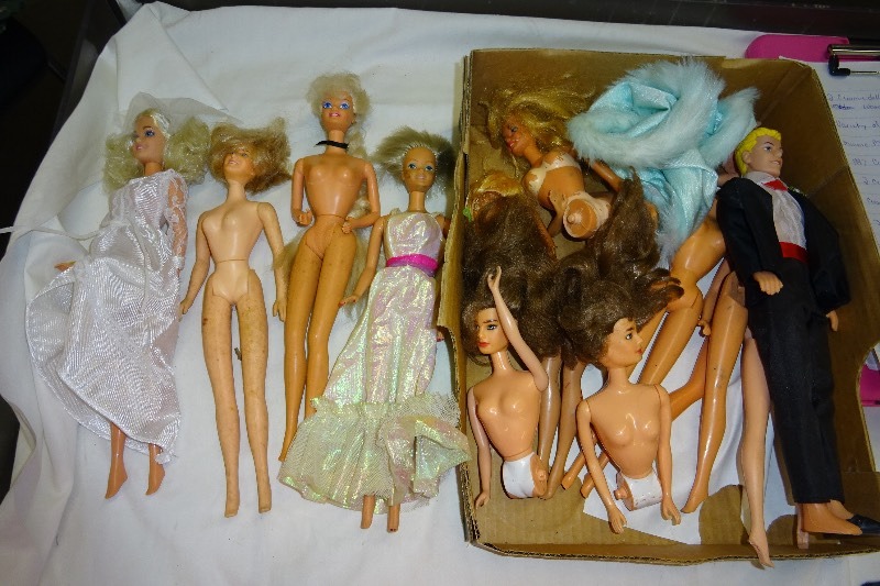 lot 95 image: Barbies and Barbie parts