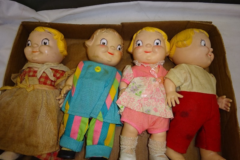 lot 105 image: Campbell dolls