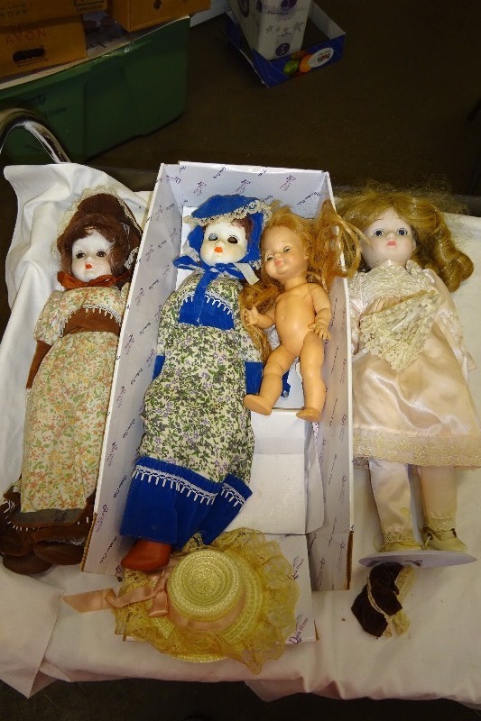 lot 108 image: 3 ceramic dolls