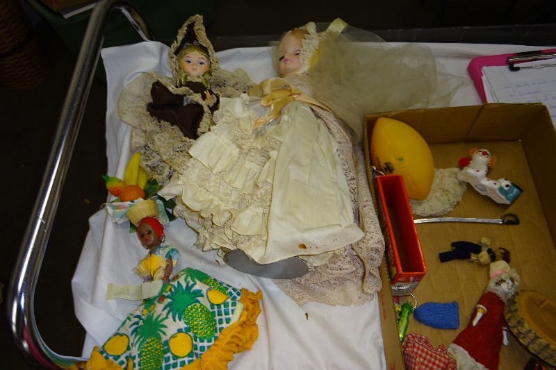 lot 111 image: dolls, animal cracker box