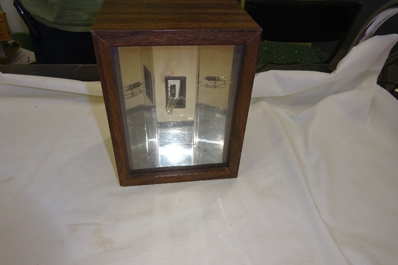 lot 128 image: Strobe light