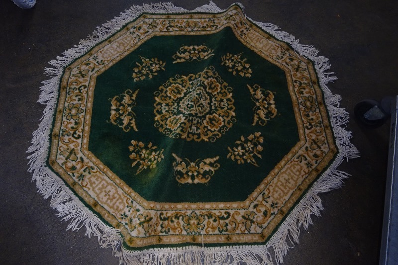 lot 135 image: Octagon rug