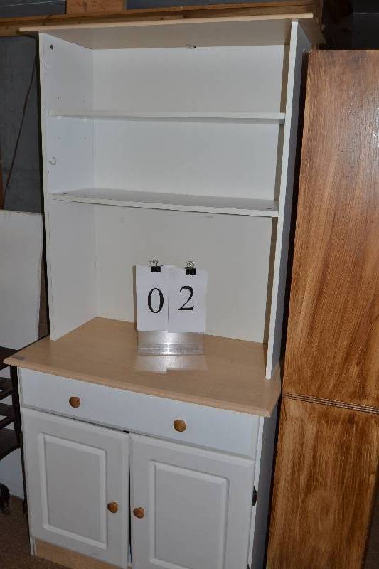 lot 2 image: White cabinet