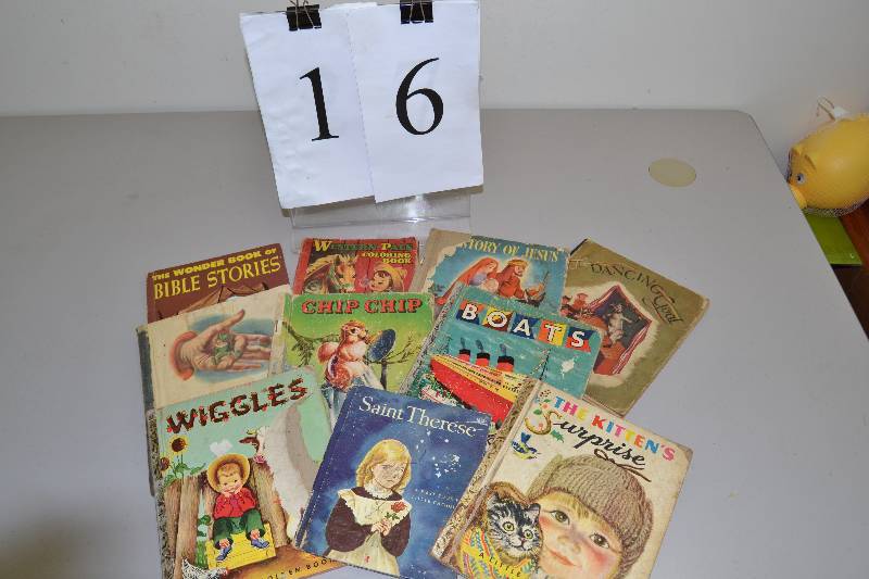 lot 16 image: Vintage Childrens books