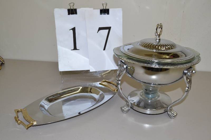 lot 17 image: Serving dishes