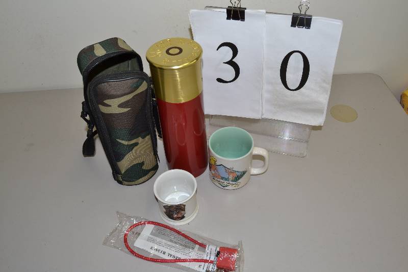 lot 30 image: Outdoor items