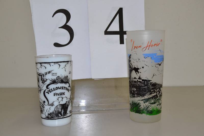 lot 34 image: Vintage glasses
