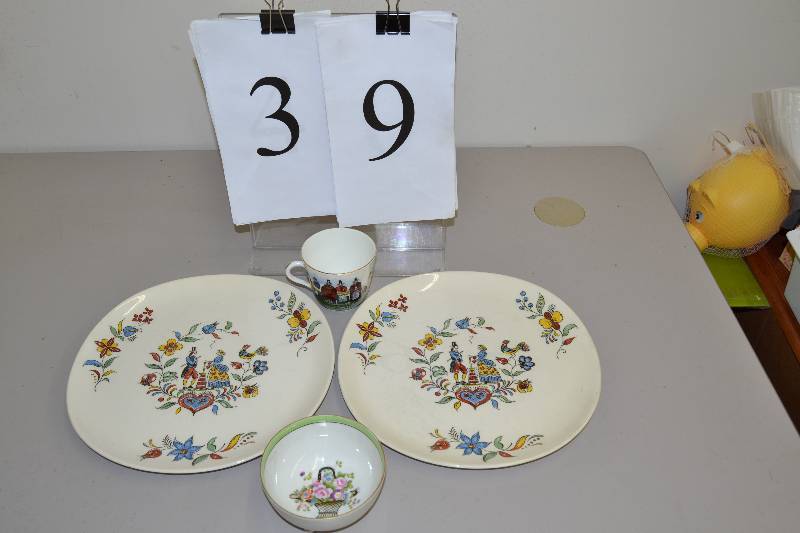 lot 39 image: collectible Misc.