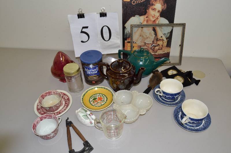 lot 50 image: collectible Misc.