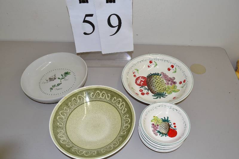 lot 59 image: Bowls