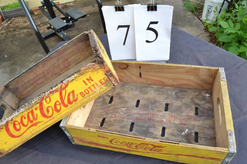 lot 75 image: Vintage Coke cases