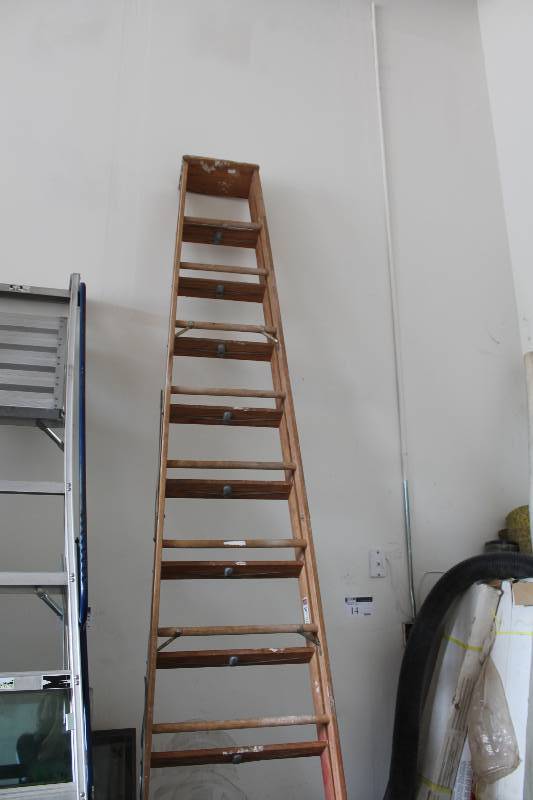 lot 18 image: Wooden Ladder Max Height 12.