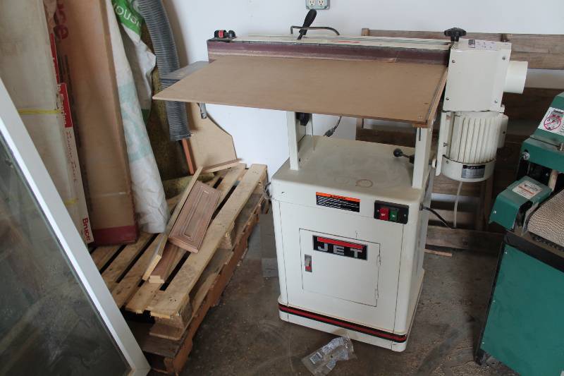 lot 5 image: Jet HorizontalVertical Edge Sander Model EHVS-80CS 52.5 x 29 x 46.
