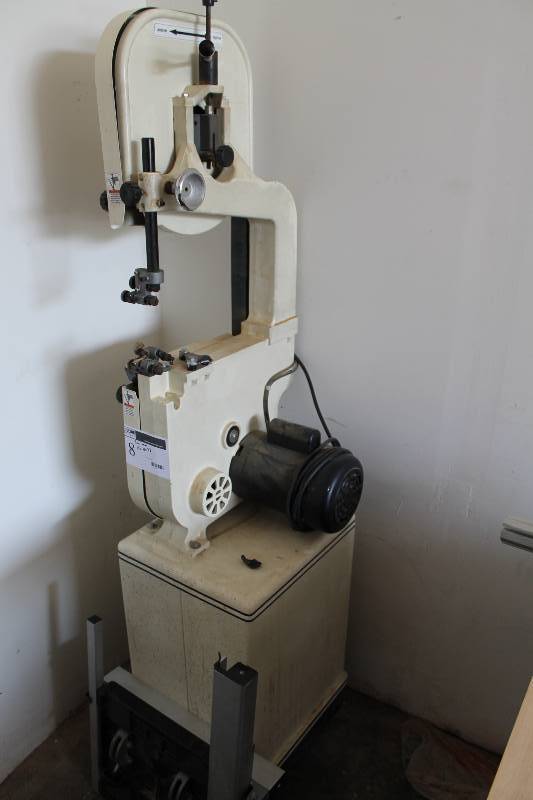 Shop Fox W1706 14Inch Bandsaw With Cast Iron Wheels; 15" x 19" x 72