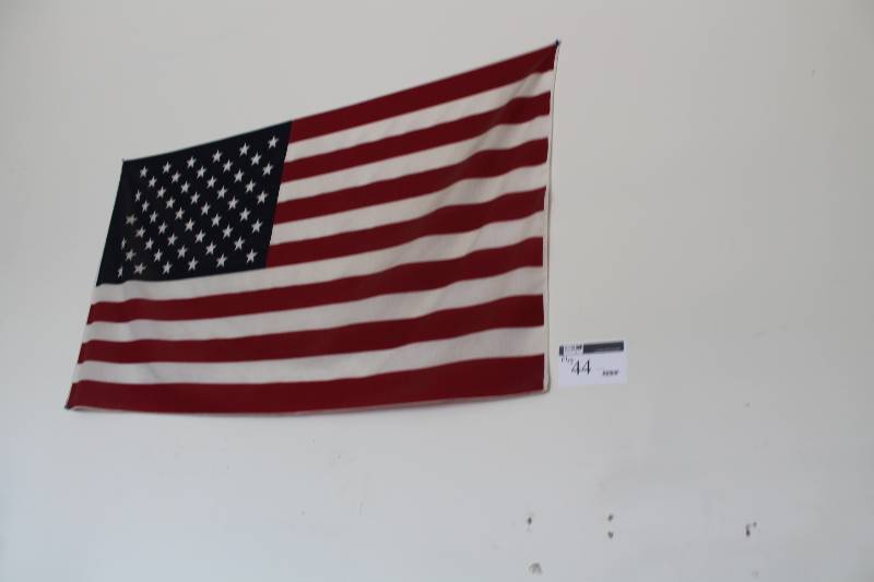 lot 44 image: American Flag.