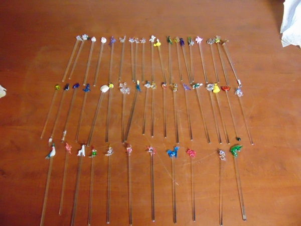 lot 57 image: Large Quantity of Glass Stir Sticks