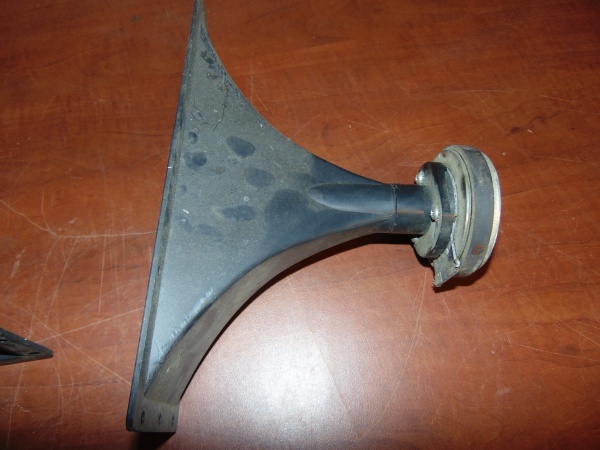 lot 38 image: (2) Pyle Industries Tweaters