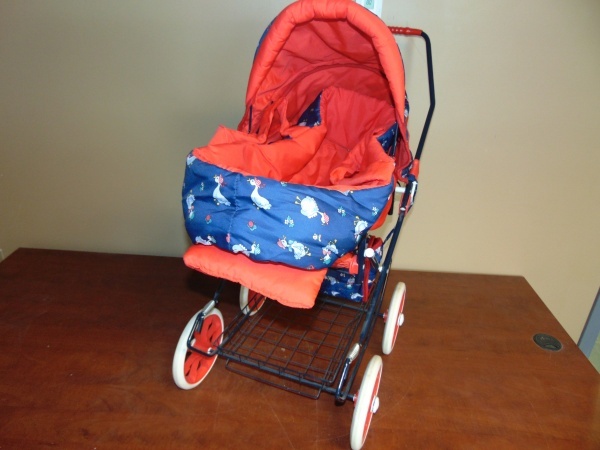 lot 34 image: Small Stoller