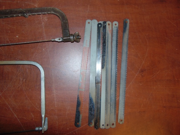 lot 28 image: Hand Saws with Blades