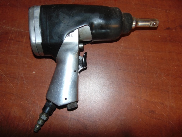 lot 27 image: Craftsman Pneumatic Impact Gun