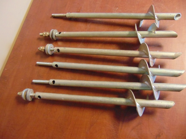 lot 15 image: (6) Large Earth Anchors