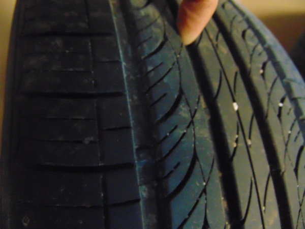 lot 108 image: (4) Hankook 21545R17