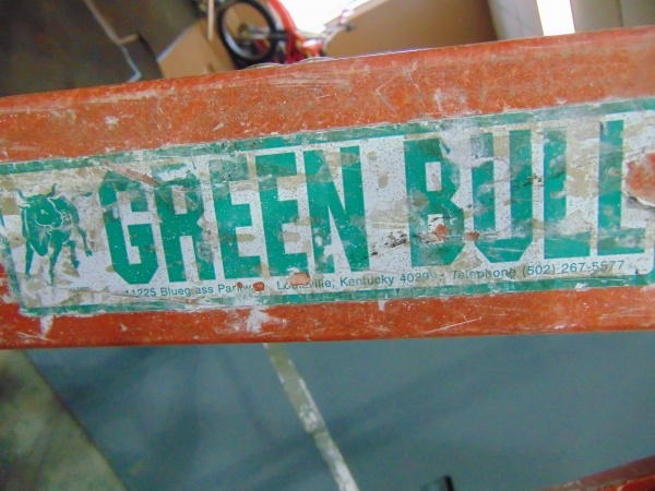 lot 107 image: 8 Green Bull Fiberglass Ladder