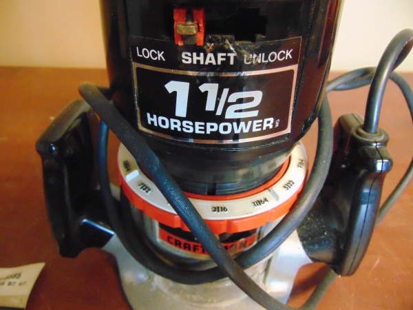 lot 132 image: Craftsman Router With Some Bits
