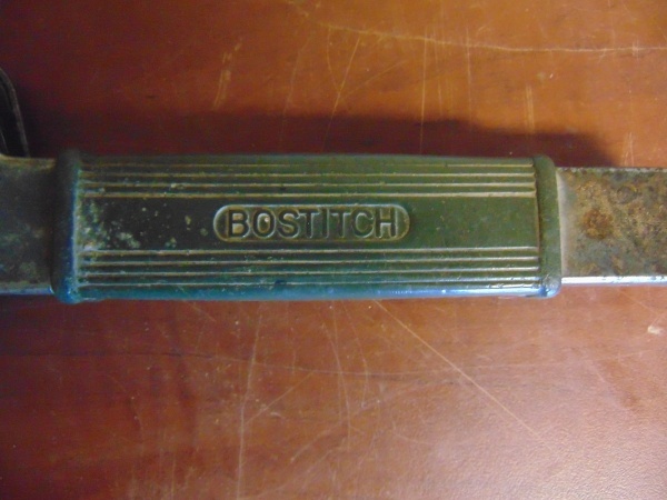lot 147 image: 12 Bostich Hammer Stapler