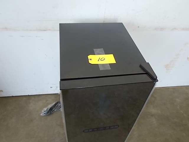 lot 10 image: Wine Refrigerator