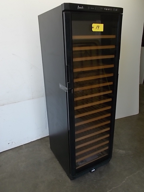lot 19 image: Wine Refrigerator