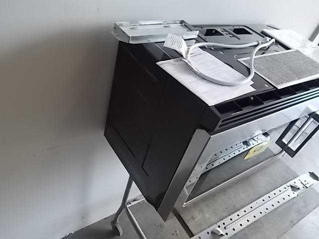 lot 40 image: Microwave