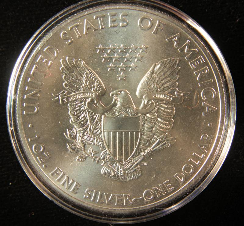 2015 AMERICAN SILVER EAGLE 1 TROY OZ. .999 FINE SILVER DOLLAR COIN IN AIRTIGHT CAPSULE