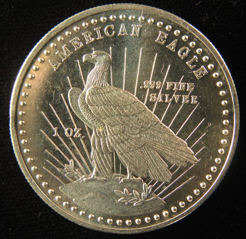 1 TROY Oz. .999 FINE SILVER ROUND 1981 WORLDWIDE MINT EAGLE