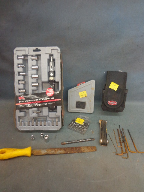 26 Pc. 3-Way Ratchet Bit And Socket Set And More