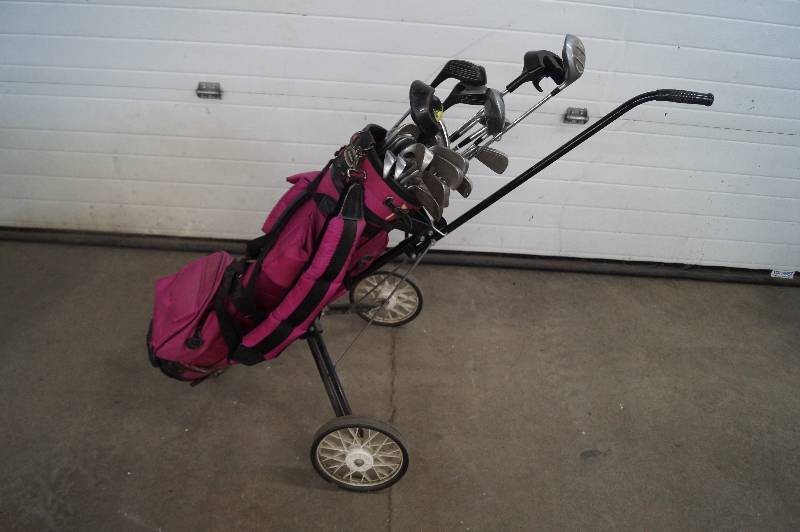 lot 2 image: Golf  Set