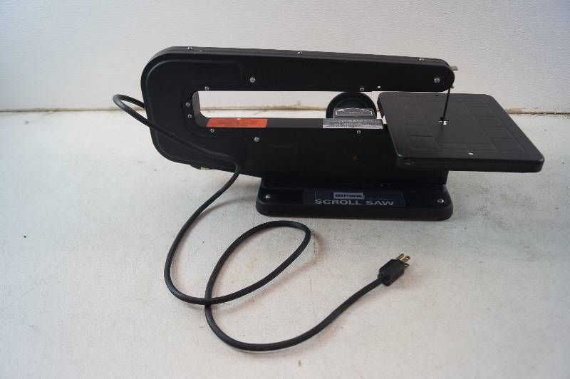 lot 10 image: Scroll Saw