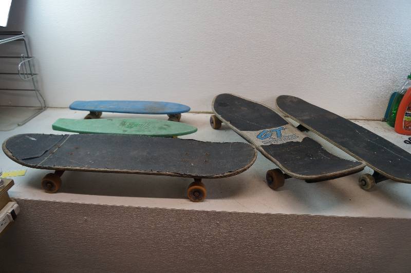 lot 14 image: Skateboards