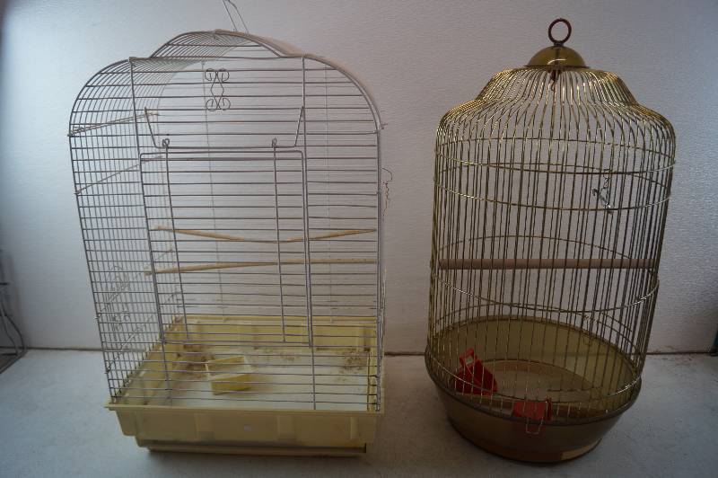 lot 23 image: Bird Cages