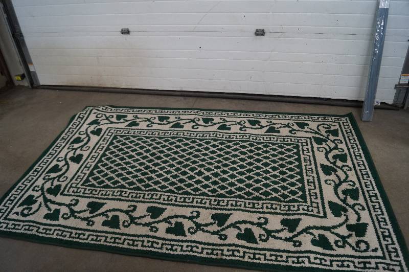 lot 24 image: Area Rug