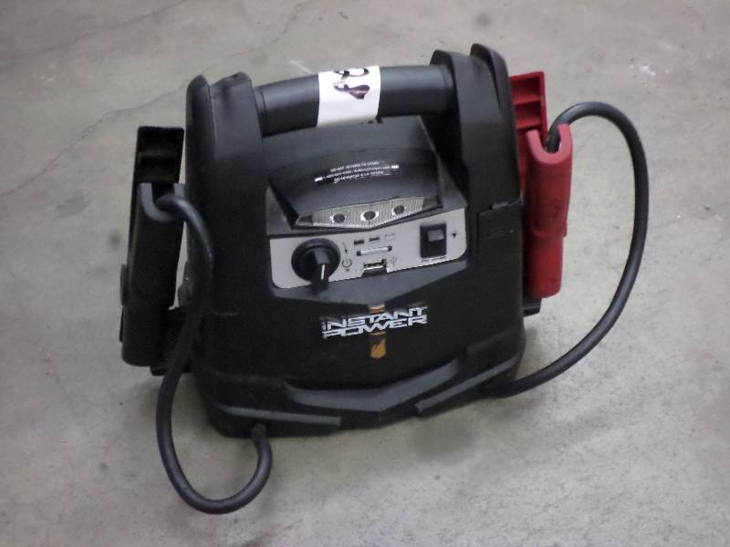 lot 28 image: Instant Power Portable Jump Start S...