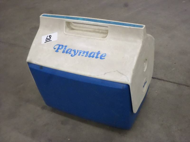 lot 68 image: Playmate Lunch Cooler ...