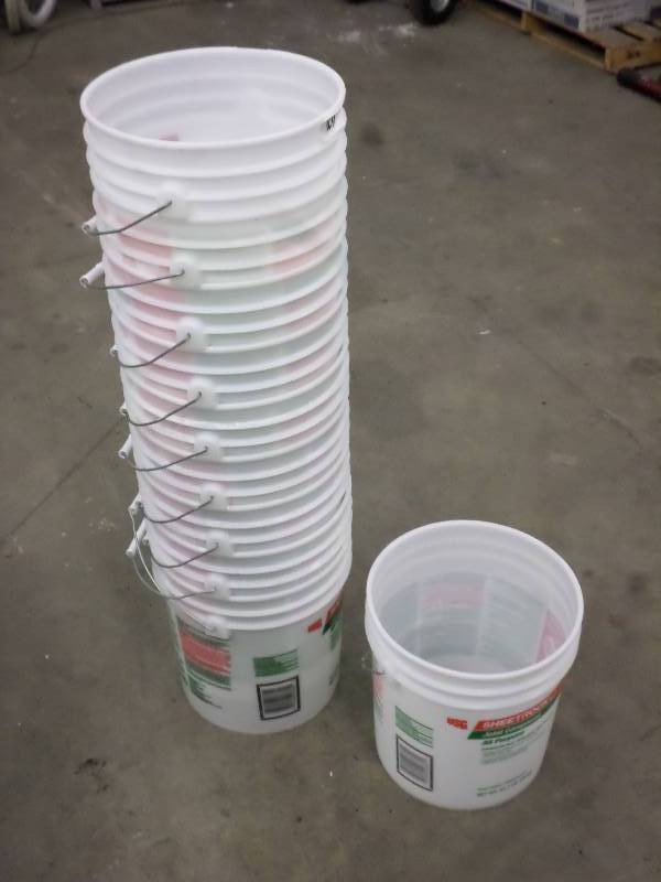 lot 108 image: (10) 5-Gallon Plastic Pales ...