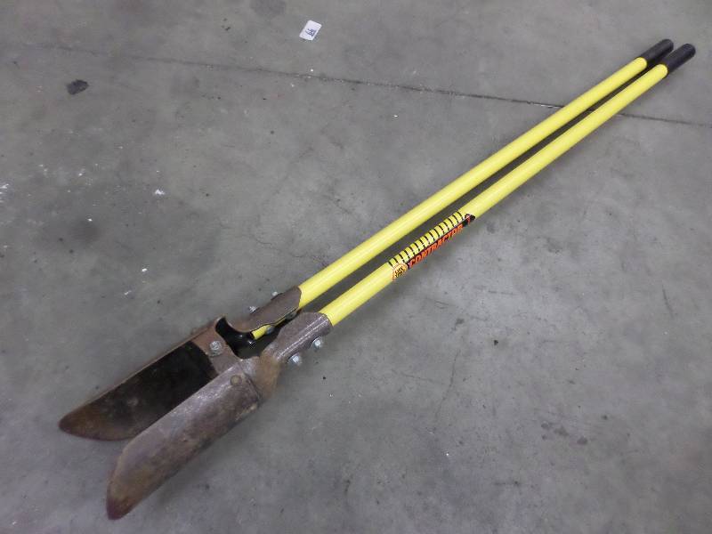 lot 119 image: Truper Contractor Grade Post Hole D...