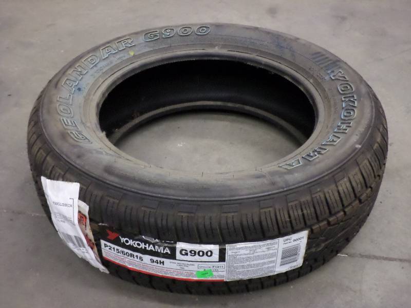 lot 129 image: New Yokohama G900 P2156016 Tire...