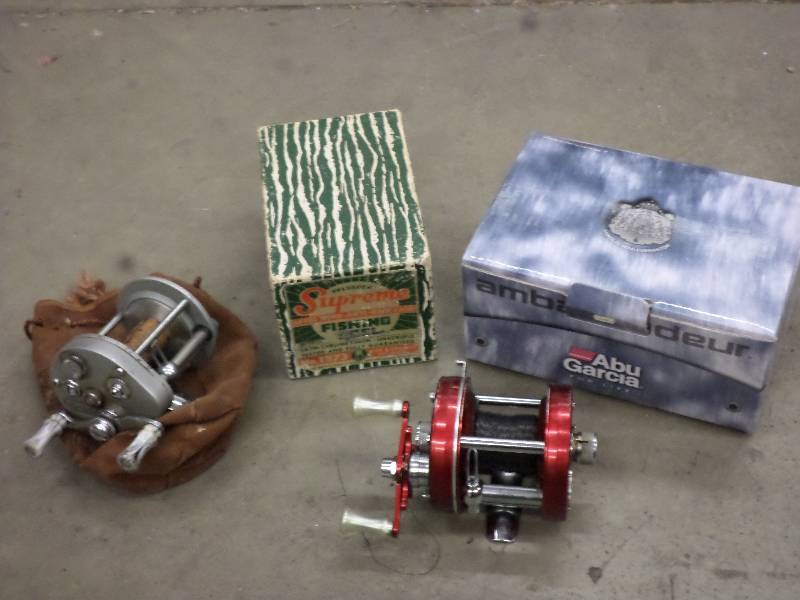 lot 139 image: (1) Abu-Garcia Ambassadeur 5000 Wit...