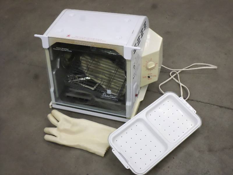 lot 140 image: Ronco Showtime Rotisserie & BBQ...