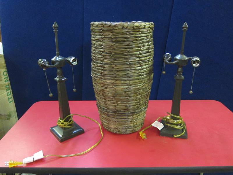 2 Table Lamps & Wicker Basket